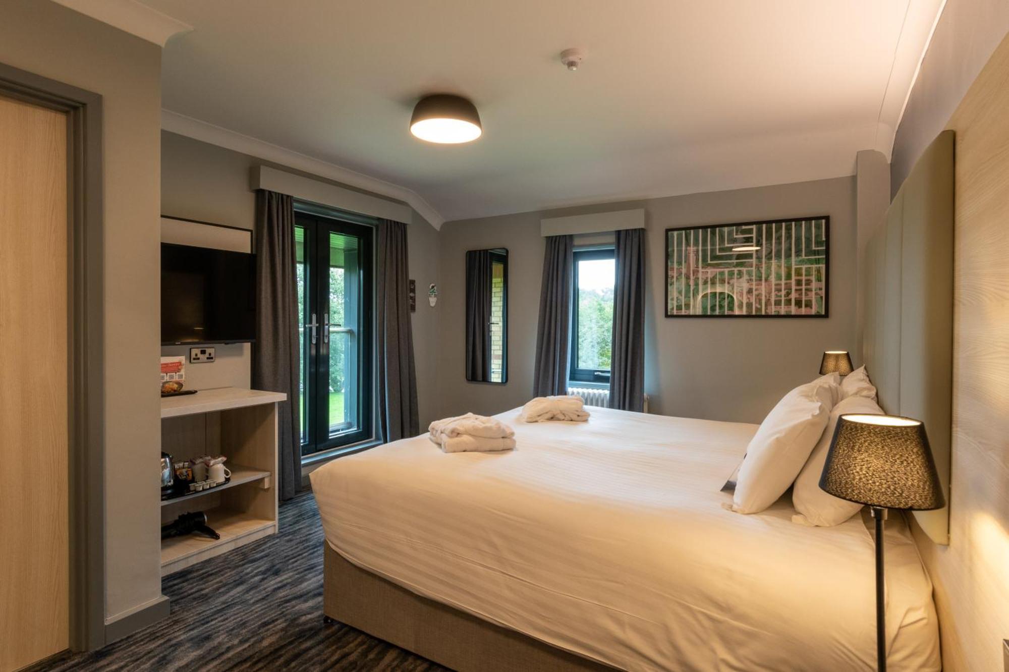 Отель Warwick Conferences - Scarman Tile Hill