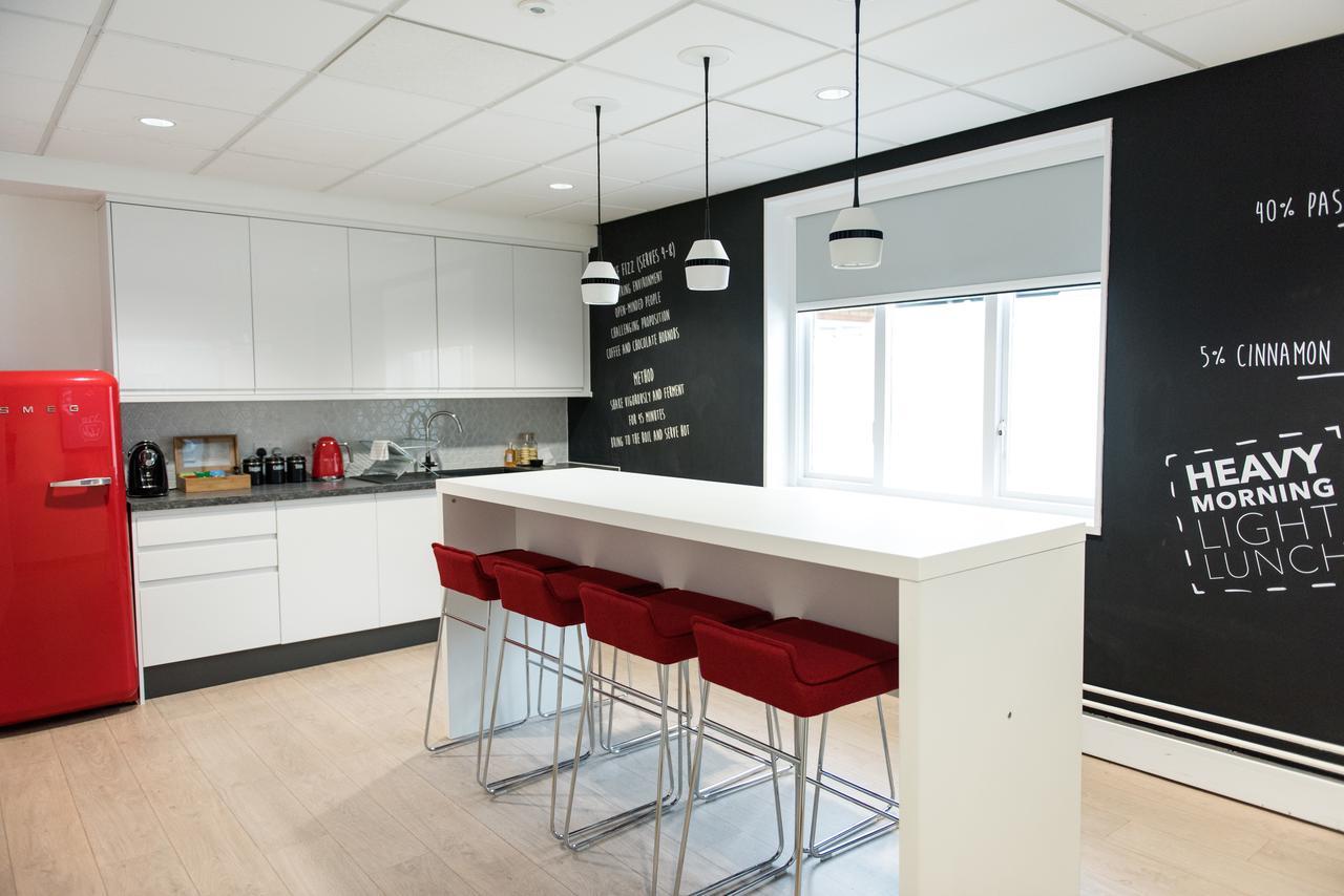 Отель Warwick Conferences - Scarman Tile Hill